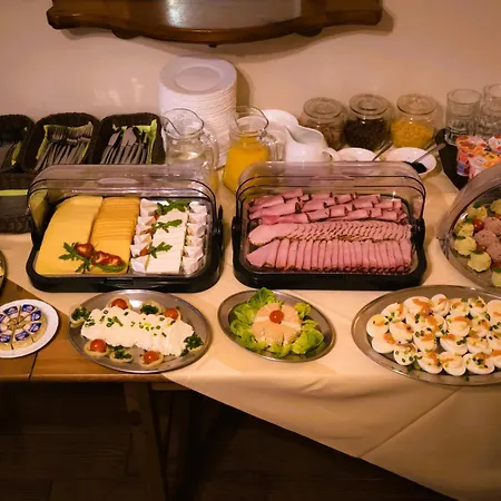 Jeleni Rog Готель типу 